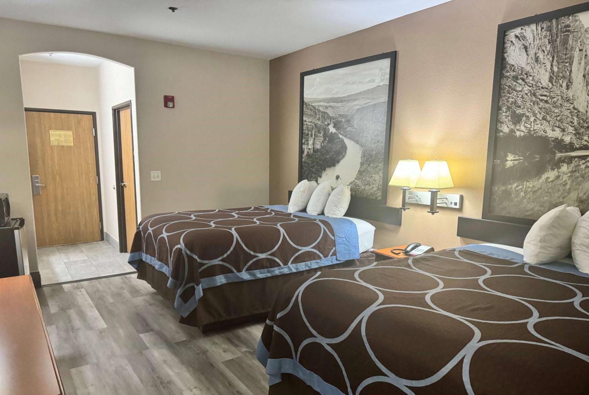 Super 8 By Wyndham Huntsville Exteriér fotografie