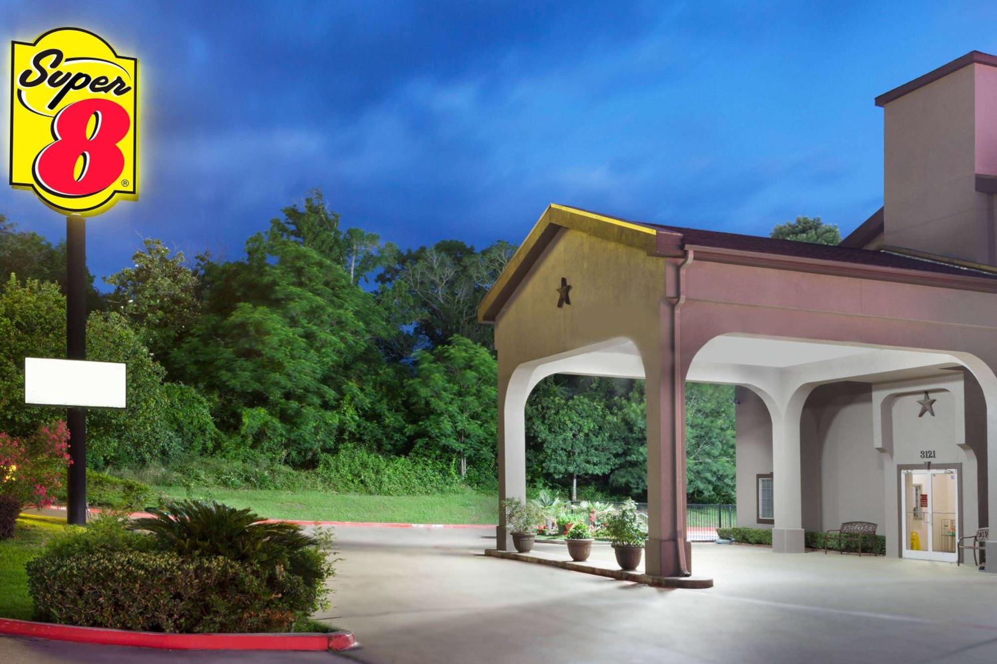 Super 8 By Wyndham Huntsville Exteriér fotografie